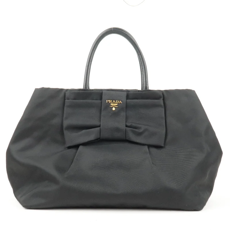 Ladies Prada Galleria bags with a detachable shoulder strapLadies Prada Galleria bags with a detachable shoulder strapPRADA Nylon Leather Ribbon Hand Bag Tote Bag NERO Black BN1601