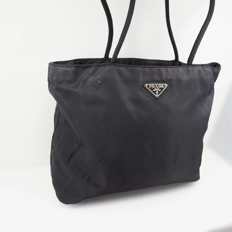 Prada handbags with a patent - leather finish for a shiny and sophisticated appearancePrada handbags with a patent - leather finish for a shiny and sophisticated appearancePrada Sort ToteBag