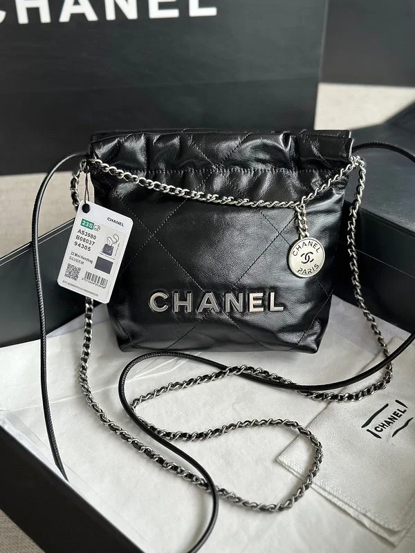 Chanel Black Handbag for Business MeetingsChanel Black Handbag for Business MeetingsChanel Bags