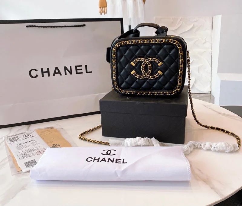 Chanel leather bags for everydChanel leather bags for everydChanel crossbody