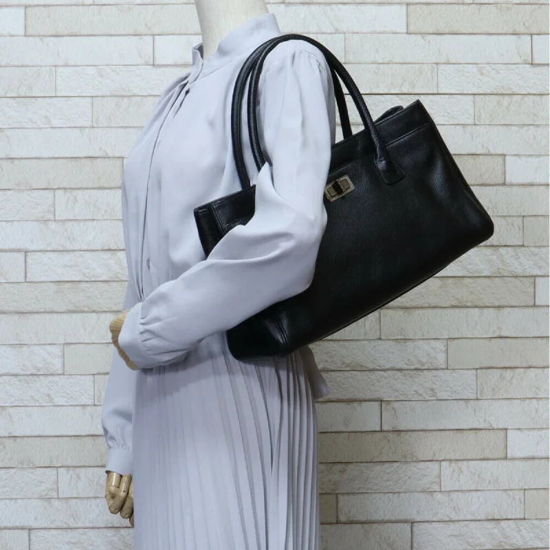 Chanel bags for women who appreciate fine craftsmanshipChanel bags for women who appreciate fine craftsmanshipCHANEL executive tote bag calf black ladies