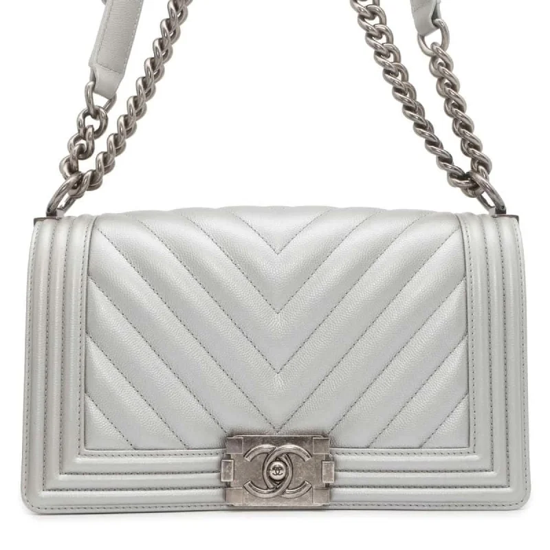 Chanel Classic Flap Bag for Evening PartyChanel Classic Flap Bag for Evening PartyChanel Chain Shoulder Bag Boy Chevron Caviar Skin A67086 CHANEL V Stitch Women's