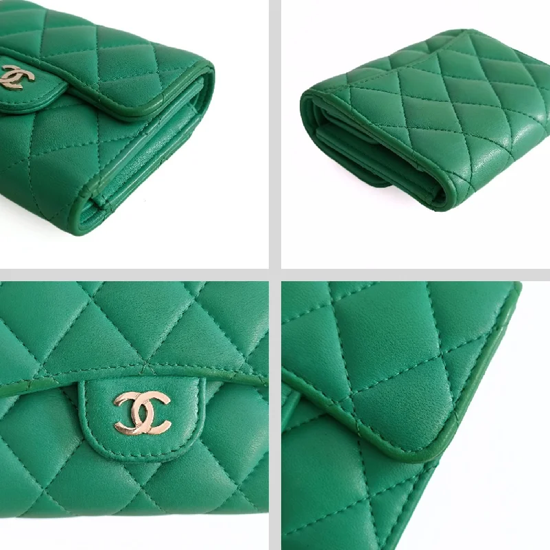 Chanel Designer Handbag with Unique DesignChanel Designer Handbag with Unique DesignCHANEL compact trifold wallet in green leather