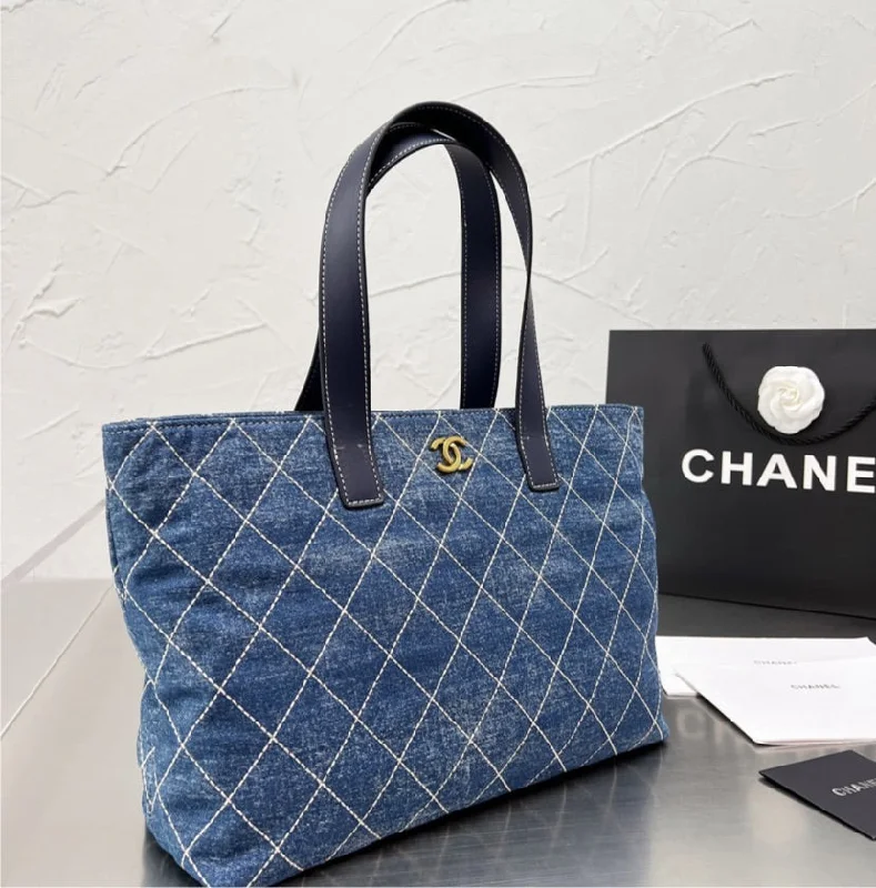 Chanel Lightweight Handbag for Daily ErrandsChanel Lightweight Handbag for Daily ErrandsChanel Denim woman Handbag