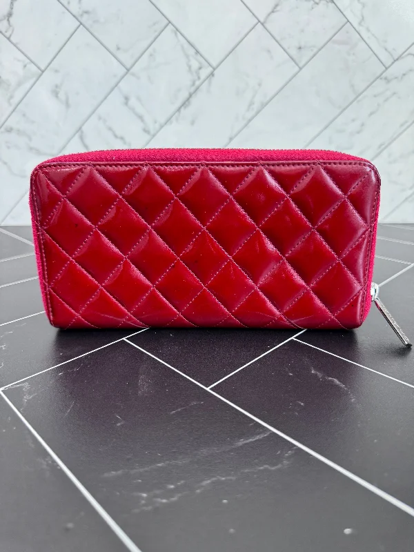 Chanel Quilted Leather Shoulder Bag for FashionistasChanel Quilted Leather Shoulder Bag for FashionistasChanel Fuchsia Patent Leather Quilted Zippy Wallet